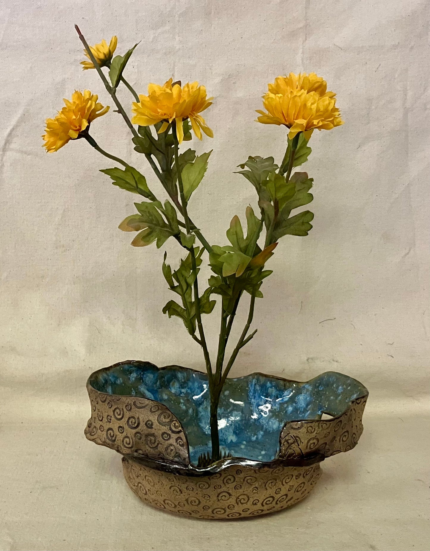 Textured Handle Bowl